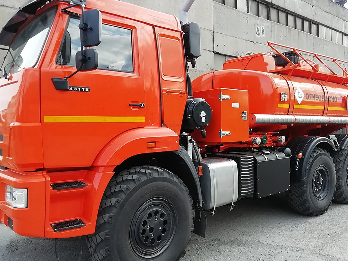 Автотопливозаправщик АТЗ-10 на шасси КАМАЗ-43118