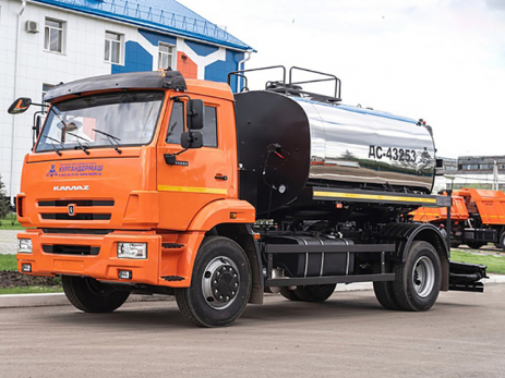 Автогудронатор ДС-43253 на шасси КАМАЗ-43253