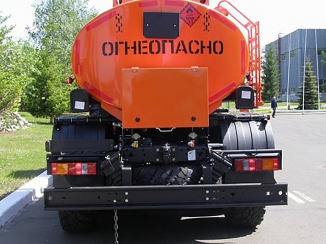 Автоцистерна нефтевоз АЦН-7.3 НЕФАЗ-66061-42 на шасси КАМАЗ 5350 объемом 7,3 кубов фото 3