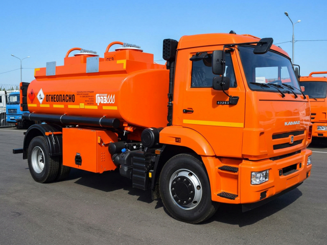 Автотопливозаправщик АТЗ-8,5 (мод. 5608-010-41) на шасси КАМАЗ-43253 объемом 8,5 кубов ГрАз