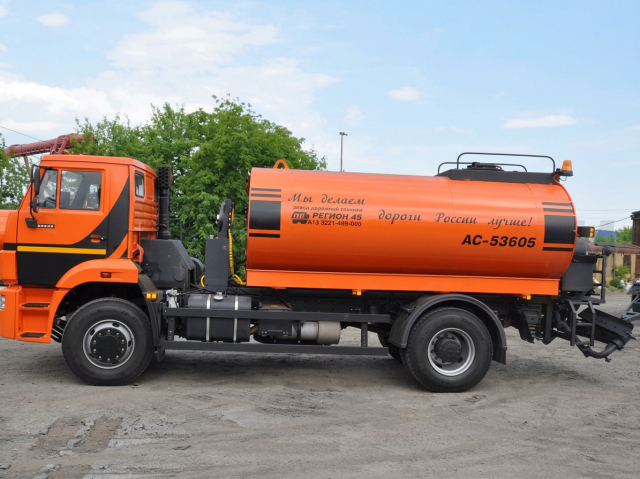 Автогудронатор АС-53605 объемом 8 кубов на шасси КАМАЗ-53605