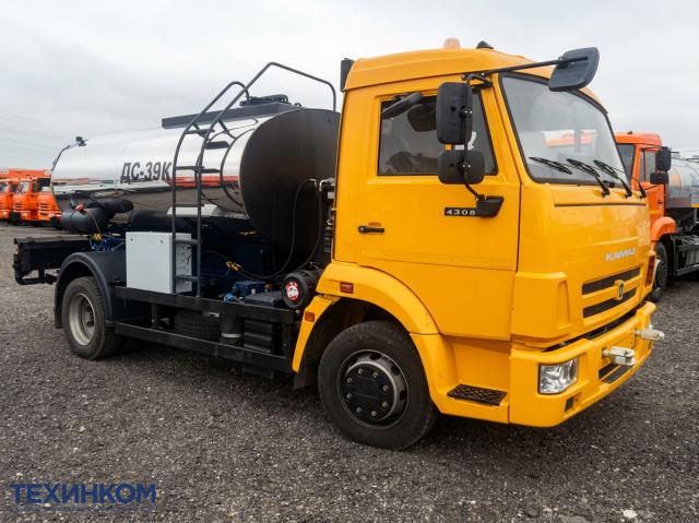 Автогудронатор ДС-39К объемом 5 кубов на шасси КАМАЗ-4308