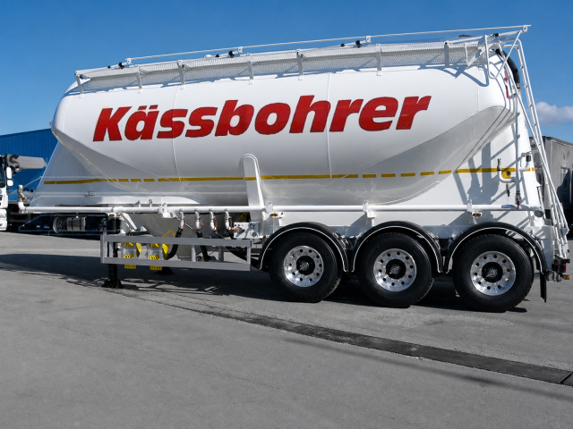 Цементовоз полуприцеп-цистерна Kassbohrer SSL 35