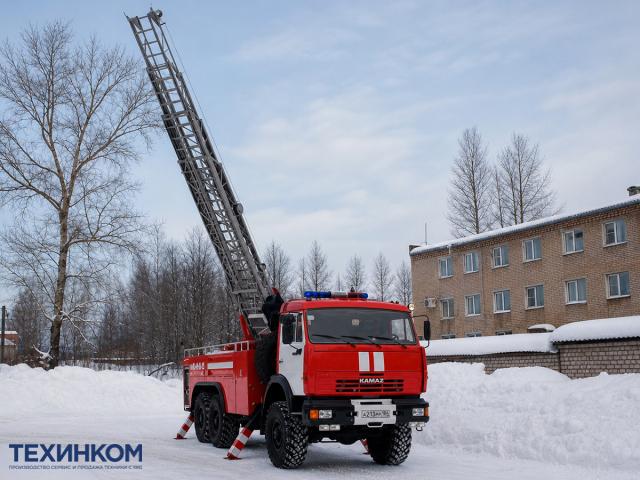 Автоцистерна пожарная с лестницей АЦЛ-3-40-17 на шасси КАМАЗ 43118 объемом 3000 литров ПСЦ ТЕХИНКОМ фото 4