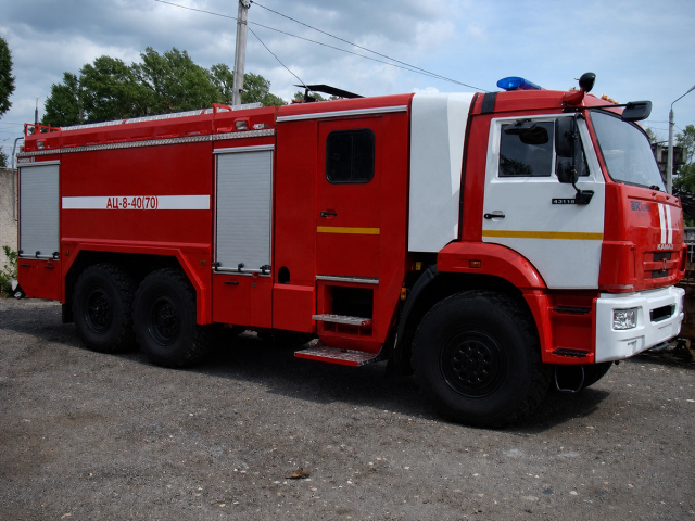 Автоцистерна пожарная АЦ-8-40(70) на шасси КАМАЗ 43118 кабина салонного типа